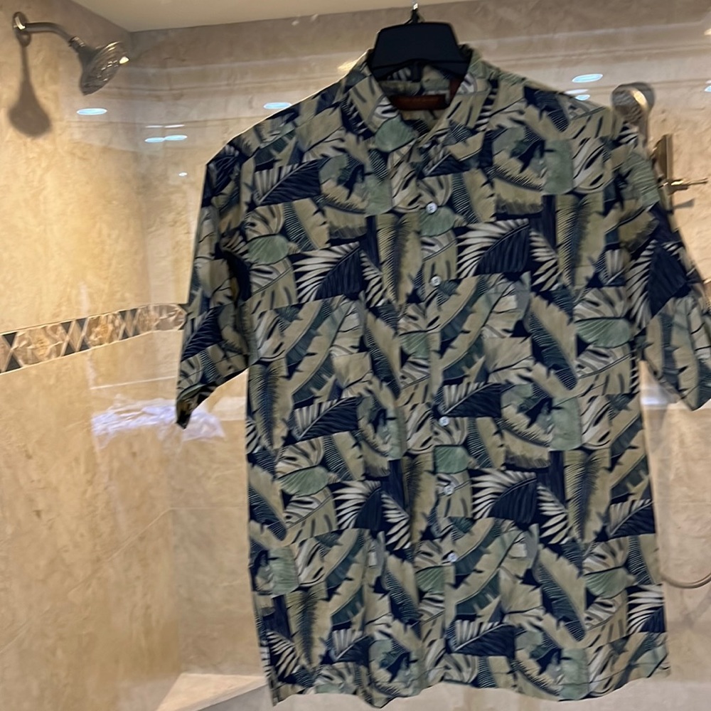 Tori Richard print casual short sleeve button down size L excellent condition
